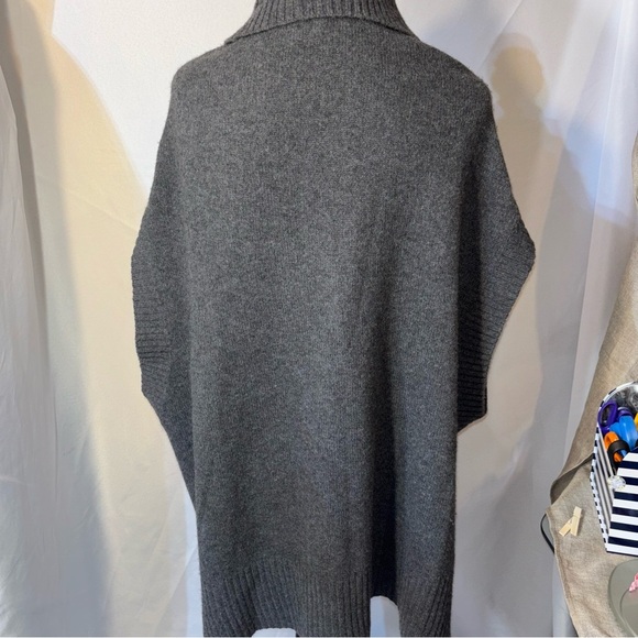 BCBGMAXAZRIA Knit Poncho Sweater Gray - Picture 8 of 13